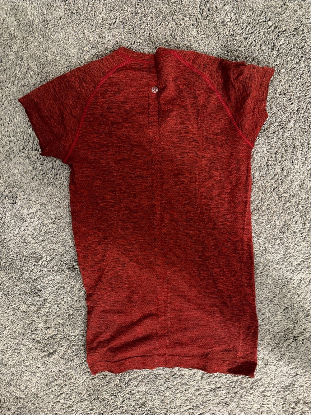 lululemon athletica Short Sleeve Tech Tee in Heathered Red - Picture 2 of 3